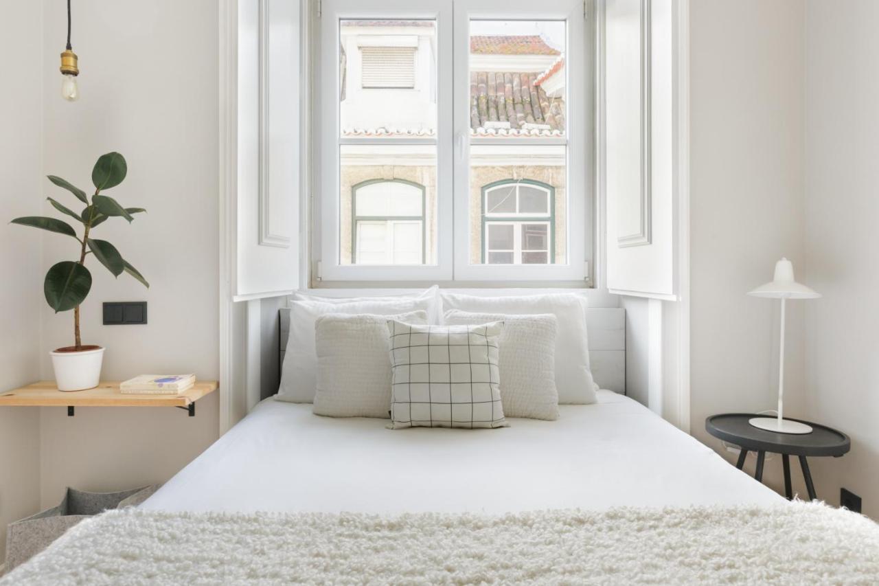 Update Urban Chic Flat In 19Th Century Building 2 Bedrooms & 2 Bathrooms & Ac Central Alfama District Lisboa 外观 照片
