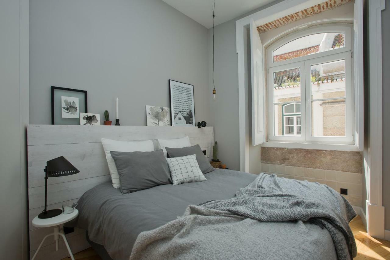 Update Urban Chic Flat In 19Th Century Building 2 Bedrooms & 2 Bathrooms & Ac Central Alfama District Lisboa 外观 照片
