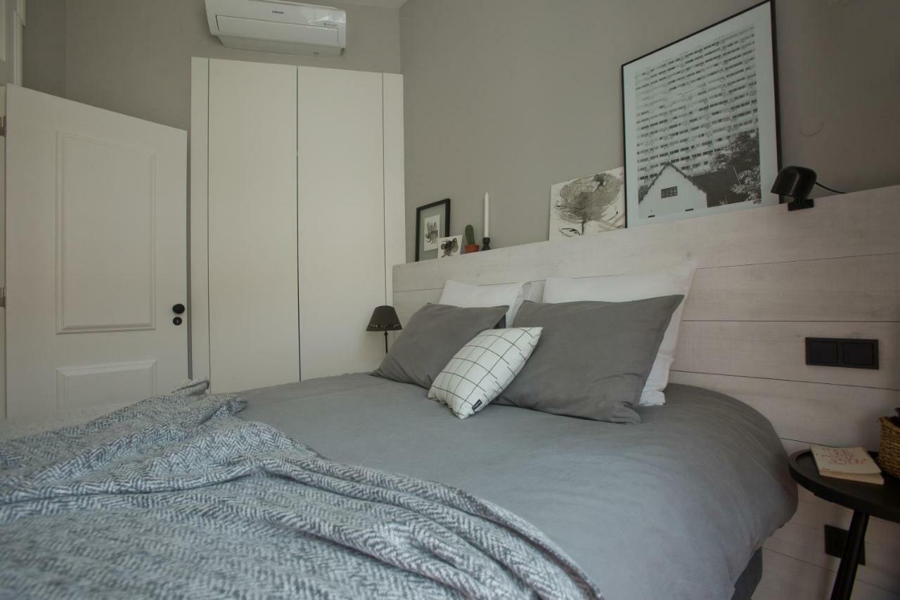 Update Urban Chic Flat In 19Th Century Building 2 Bedrooms & 2 Bathrooms & Ac Central Alfama District Lisboa 外观 照片
