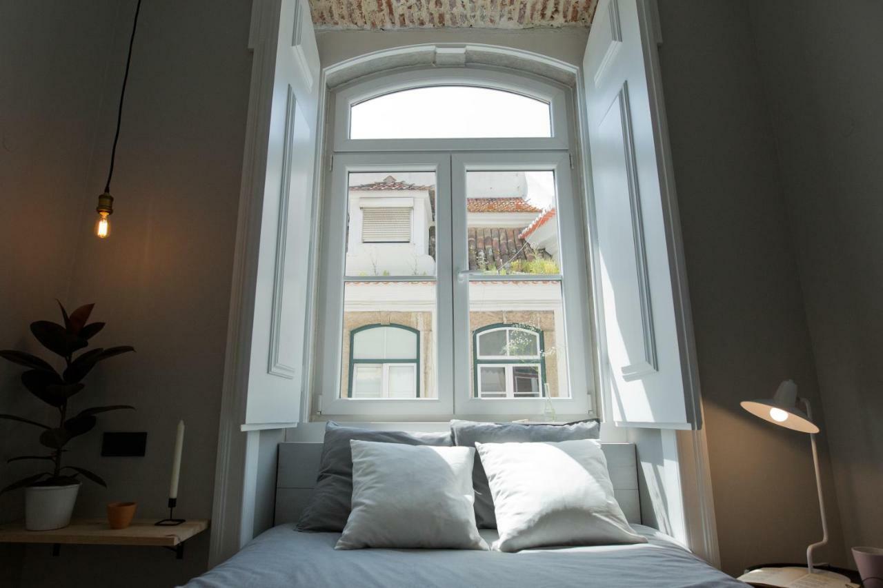 Update Urban Chic Flat In 19Th Century Building 2 Bedrooms & 2 Bathrooms & Ac Central Alfama District Lisboa 外观 照片